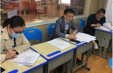 府河镇中心学成功举办了“青年教师课堂英语教学大赛”活动。新课程改革