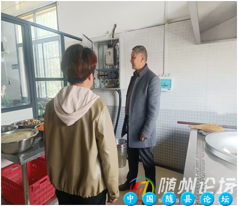 万福中心幼儿园：清明时节重安全 万福幼儿园筑牢假期防护网安全隐患排查